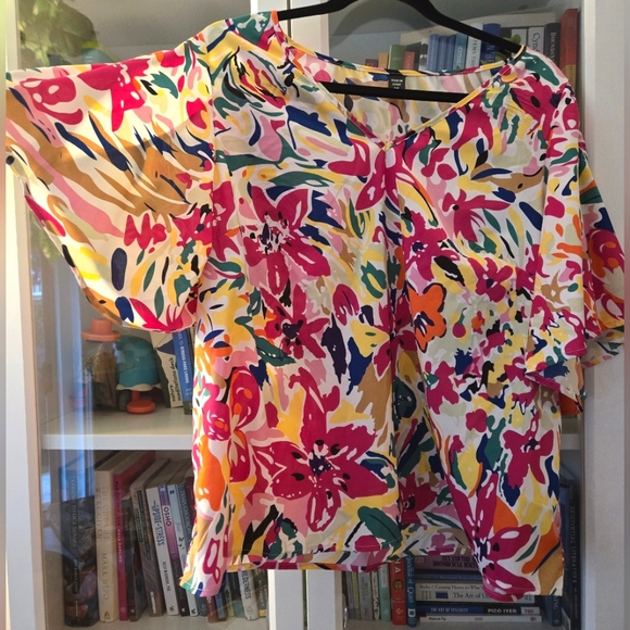 NWOT Floral V-Neck & Flounce Butterfly Sleeve Blouse by Shein VCAY - Picture 12 of 15